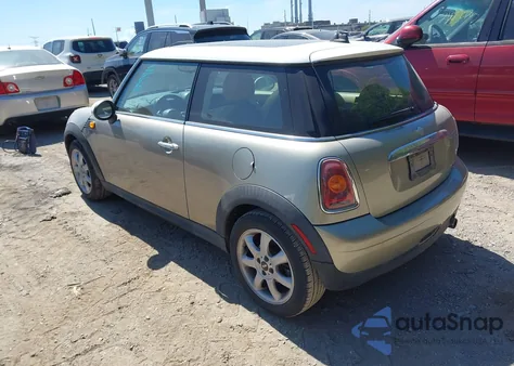 2007 Mini Cooper из США, поврежденный, VIN WMWMF335X7TT55434